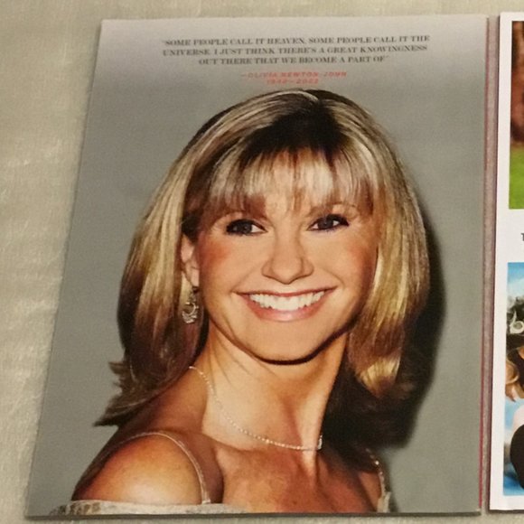 Lot of 2 collectible Olivia Newton-John magazines - Picture 5 of 6